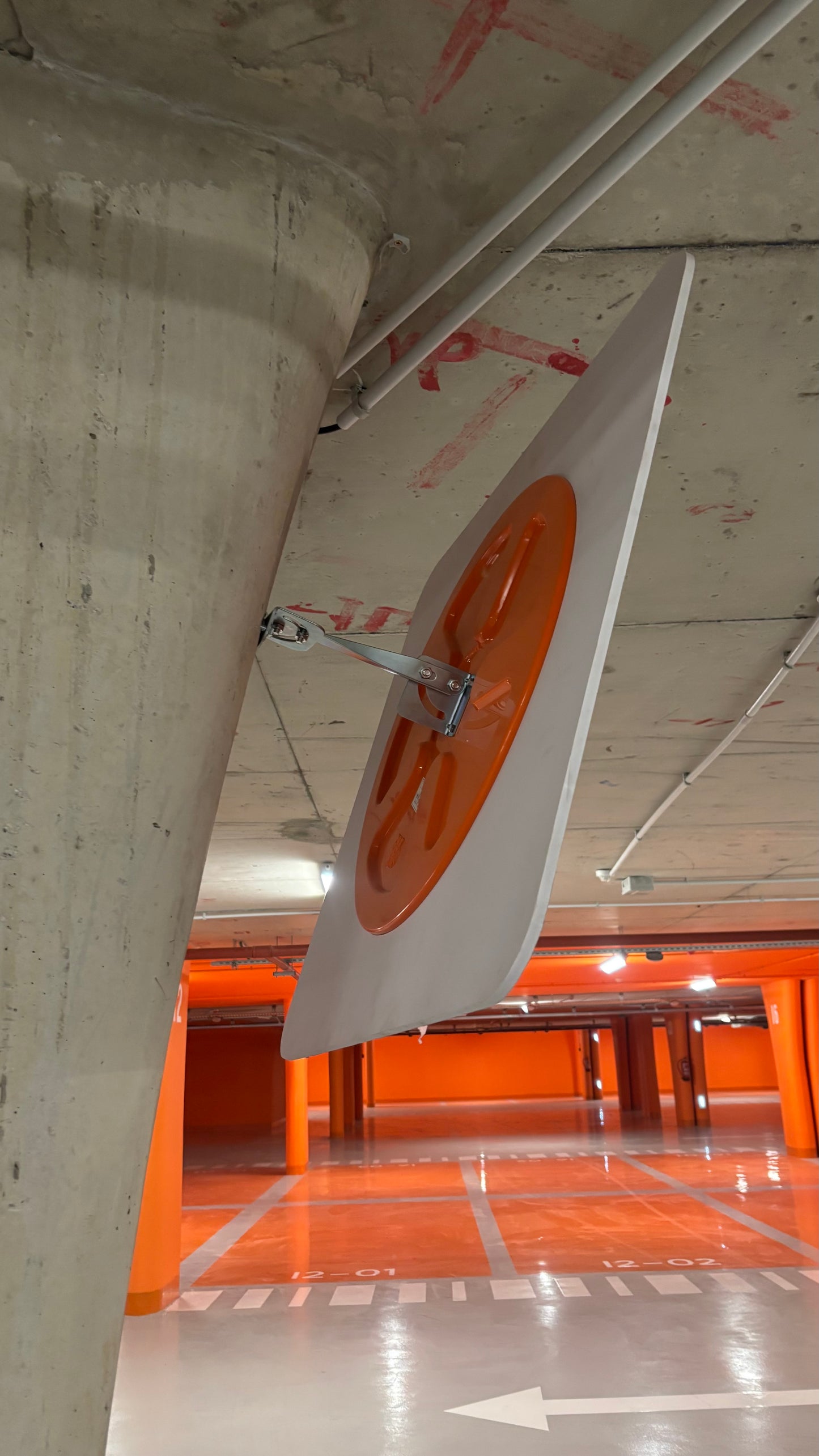 Miroir de surveillance avec cadre réflecteur
