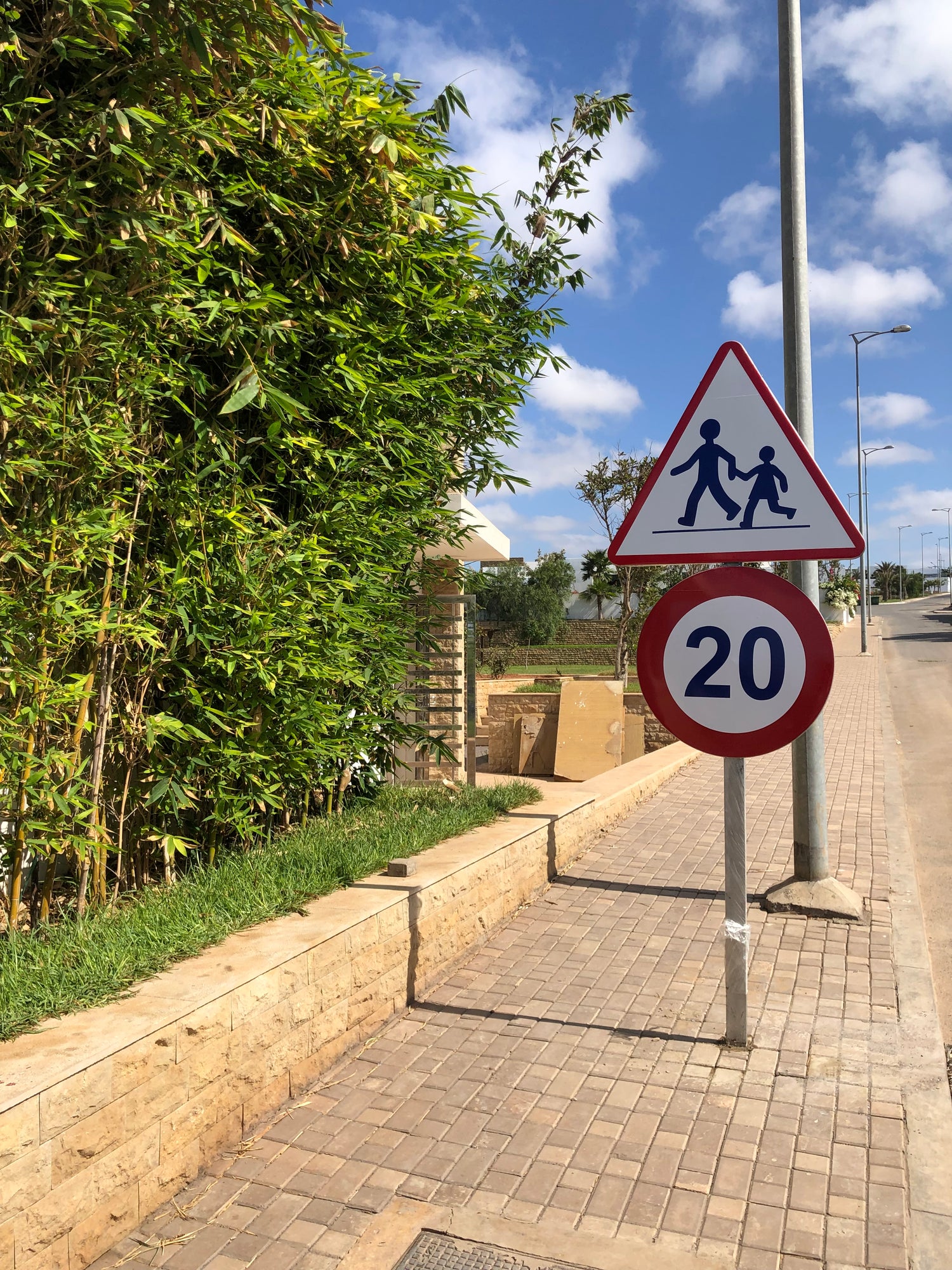 Signalisation routière permanente