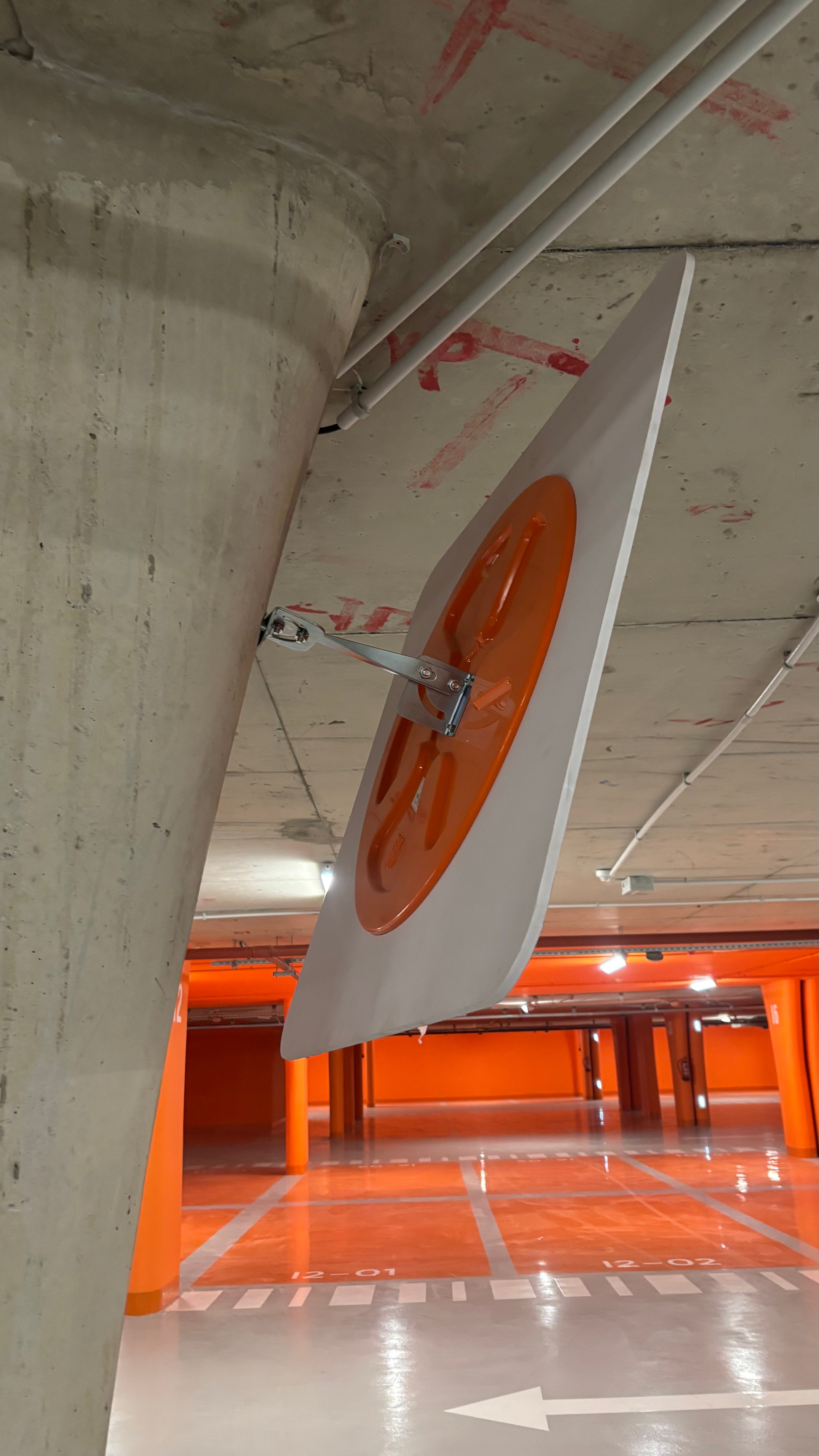 Miroir de surveillance avec cadre réflecteur