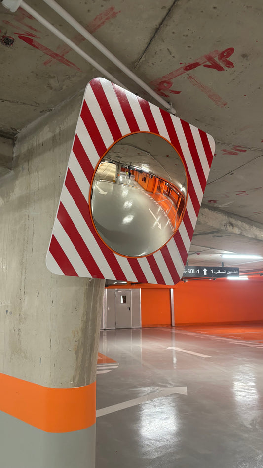 Miroir de surveillance avec cadre réflecteur
