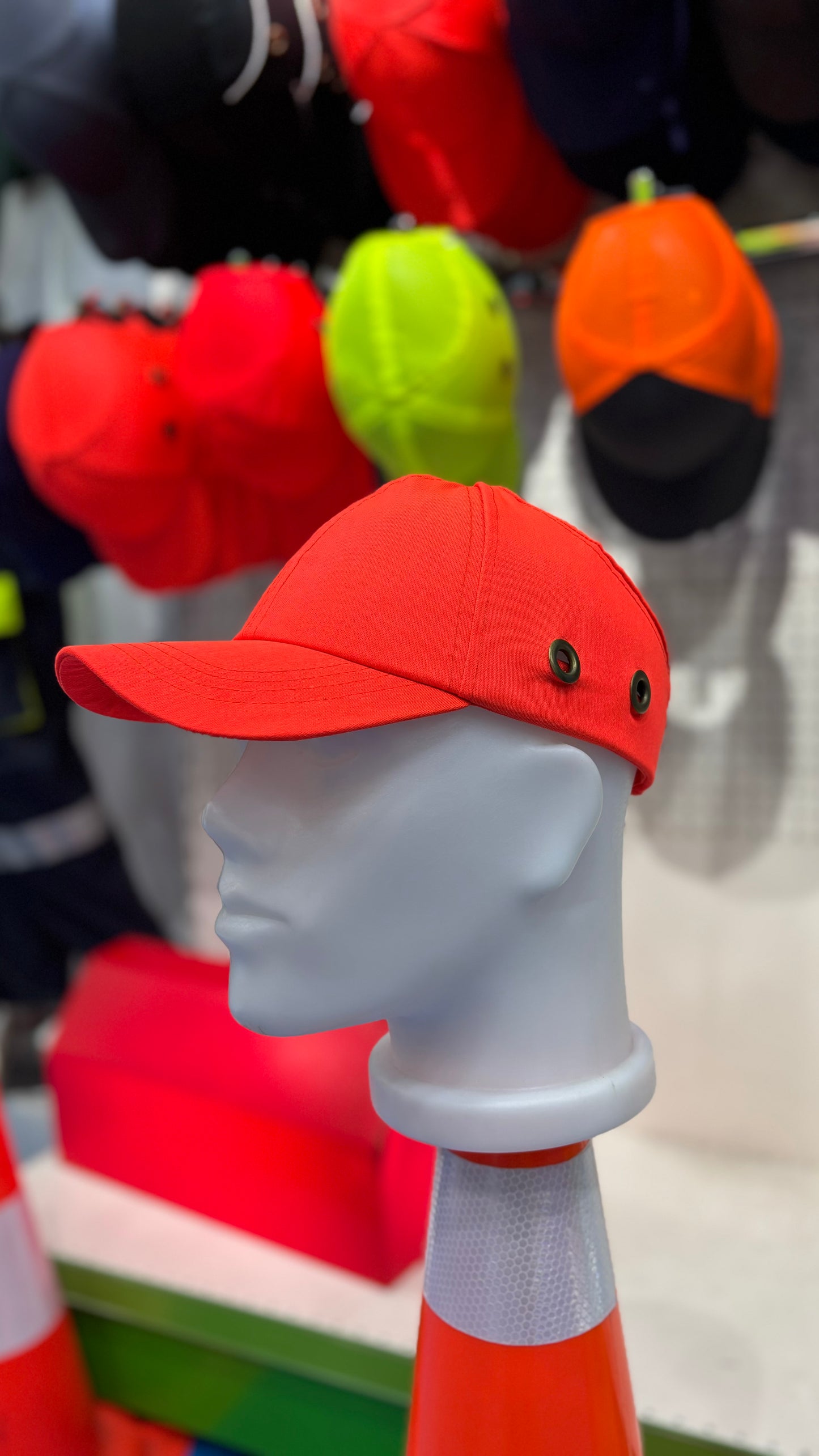 Casquette anti heurte fluo